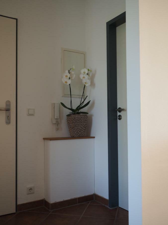 B8 - Just A Private Accommodation Düsseldorf Exteriör bild